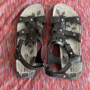 Merrell used Sandles